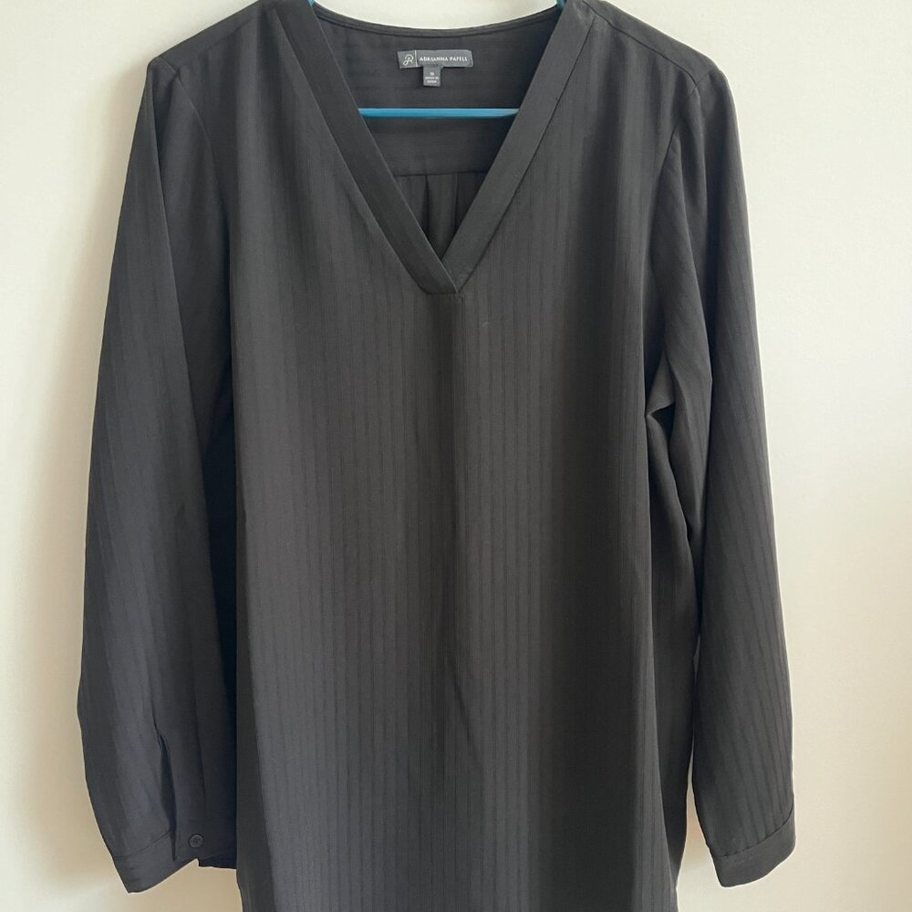 Adrianna Papell Black Solid Textured Stripe Tunic Blouse in Medium